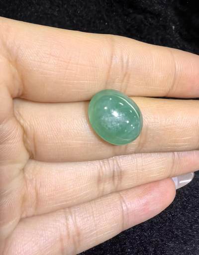 纯天然A货老坑料女款戒面，色泽浓郁，水润沉稳，微棉，可代镶金银。实物实拍，无任何滤镜，所见即所得。裸石尺寸:1.5cm*1.2cm捡漏从速，超高性价比