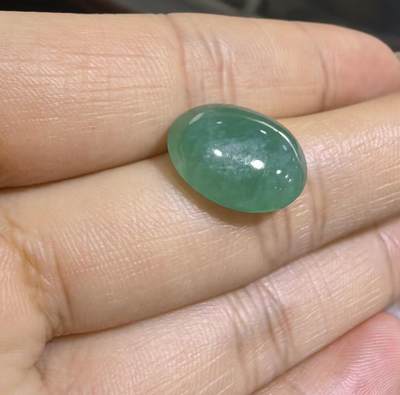 纯天然A货老坑料女款戒面，色泽浓郁，水润沉稳，微棉，可代镶金银。实物实拍，无任何滤镜，所见即所得。裸石尺寸:1.5cm*1.2cm捡漏从速，超高性价比