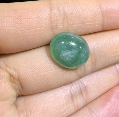 纯天然A货老坑料女款戒面，色泽浓郁，水润沉稳，微棉，可代镶金银。实物实拍，无任何滤镜，所见即所得。裸石尺寸:1.5cm*1.2cm捡漏从速，超高性价比