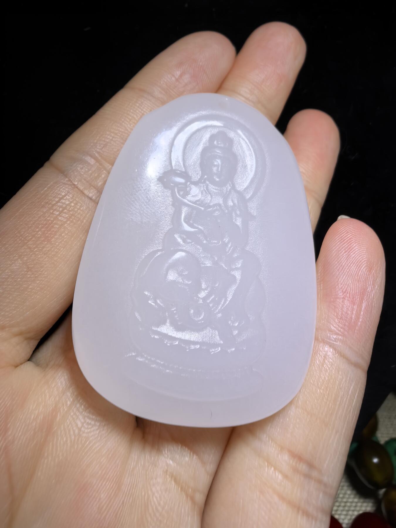 脂白级白玉普贤菩萨蛇牌吊坠挂件男女款，双面雕刻，脂白油润，精雕细琢，尺寸:4.8*3.4*1.0cm克重:27.2g