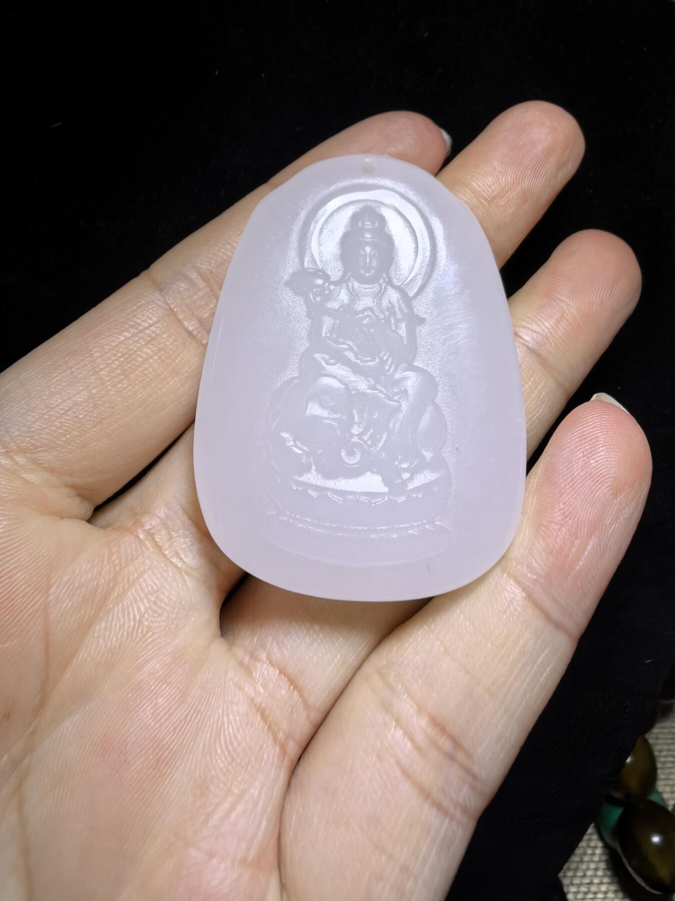 脂白级白玉普贤菩萨蛇牌吊坠挂件男女款，双面雕刻，脂白油润，精雕细琢，尺寸:4.8*3.4*1.0cm克重:27.2g