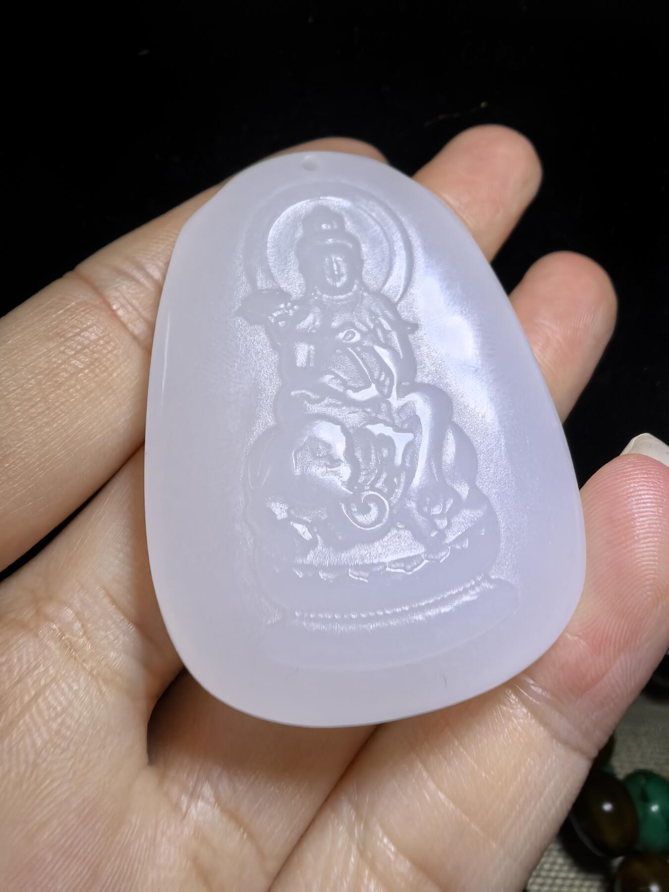 脂白级白玉普贤菩萨蛇牌吊坠挂件男女款，双面雕刻，脂白油润，精雕细琢，尺寸:4.8*3.4*1.0cm克重:27.2g