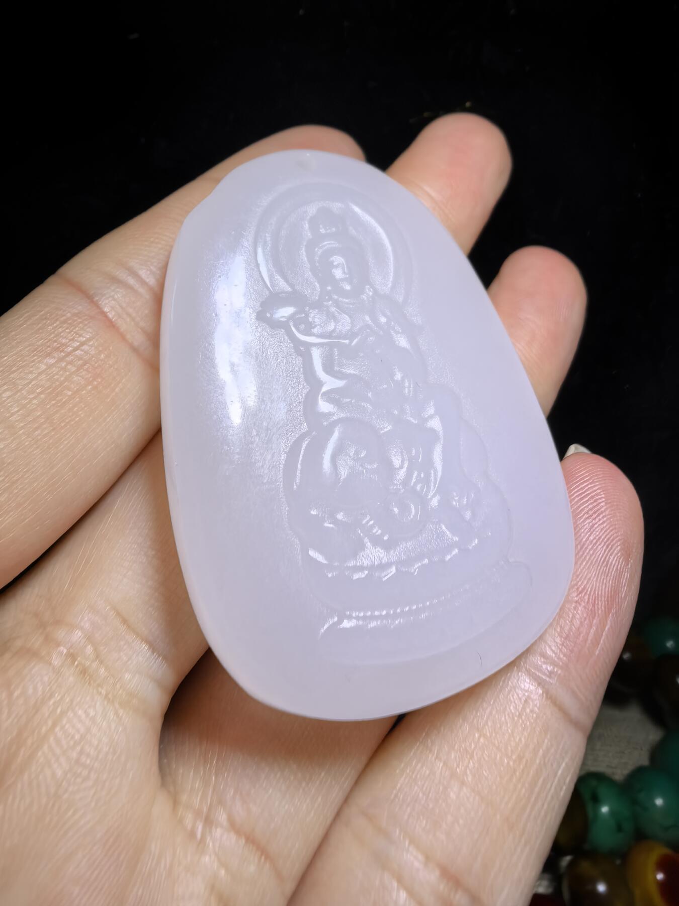 脂白级白玉普贤菩萨蛇牌吊坠挂件男女款，双面雕刻，脂白油润，精雕细琢，尺寸:4.8*3.4*1.0cm克重:27.2g