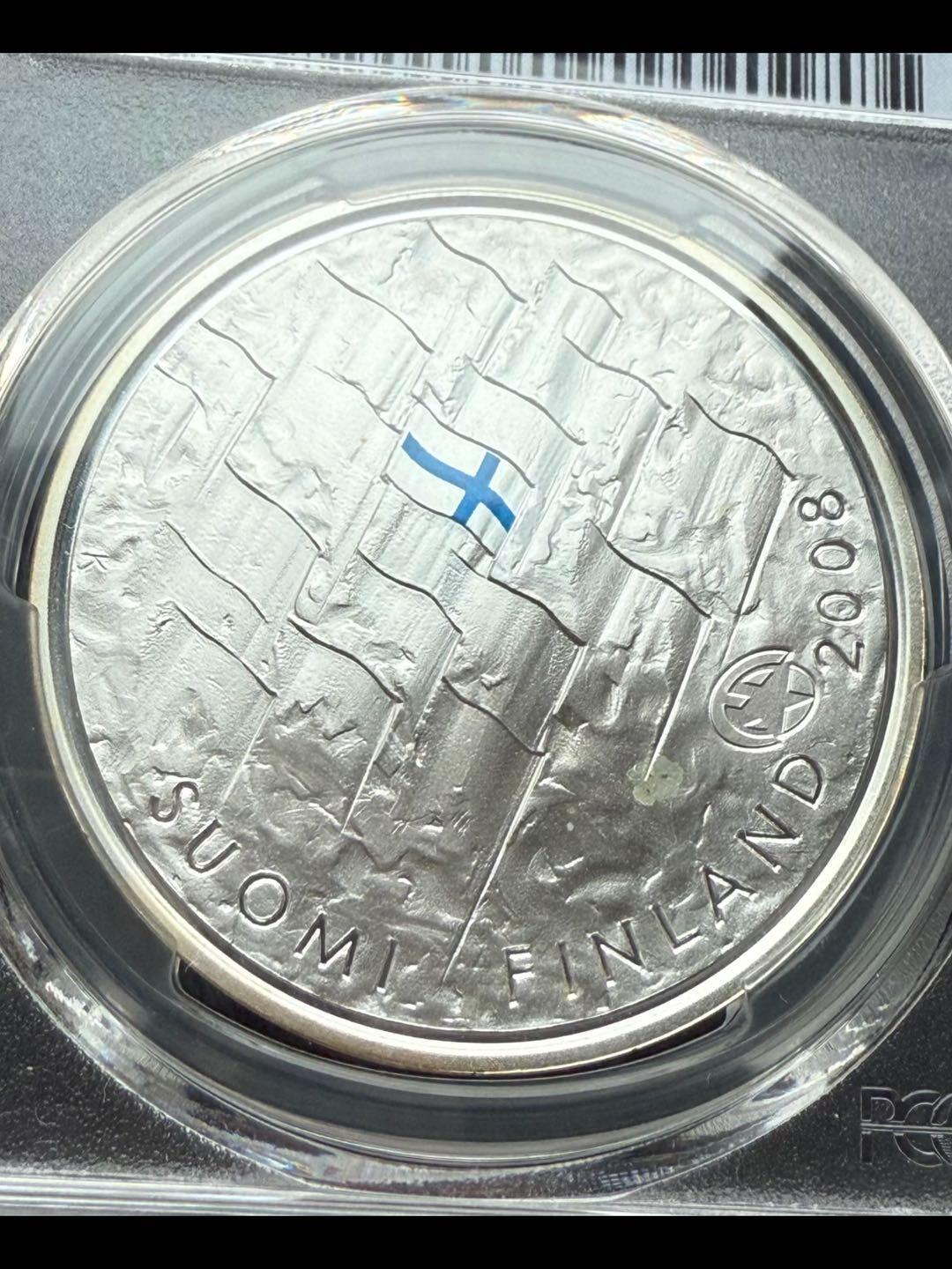 芬兰国旗启用90周年纪念银币