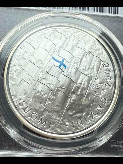 芬兰国旗启用90周年纪念银币