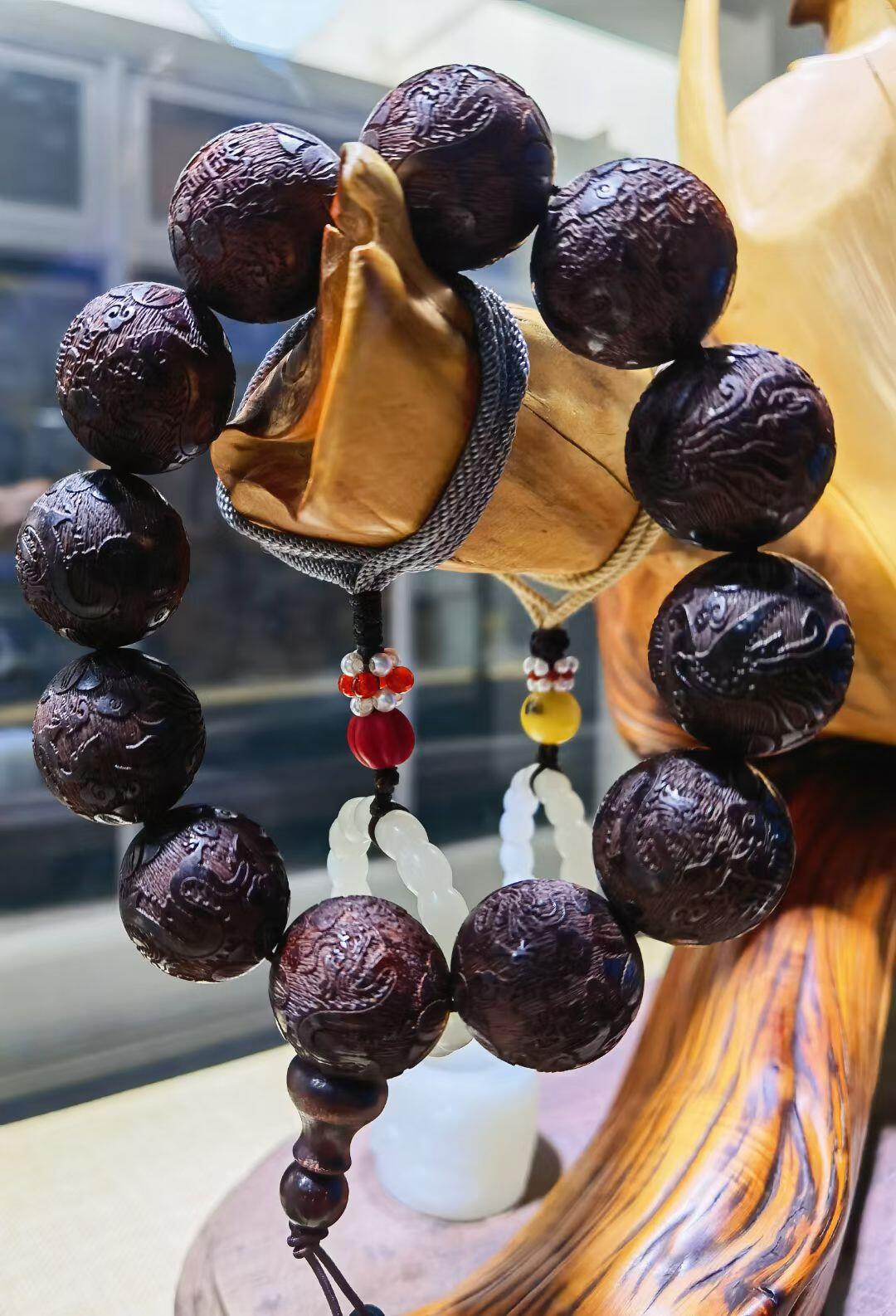 紫檀精雕龙凤呈祥佛珠手串男款，
​尺寸：2.0cm55g