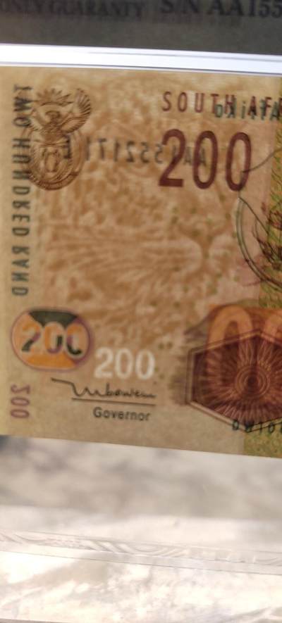 200兰特的花豹是南非最高值，经典的动物雕刻作品，这版为2005年发行，实钞很漂亮现在的行情入手一套