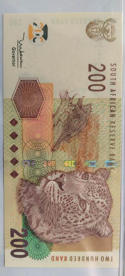 200兰特的花豹是南非最高值，经典的动物雕刻作品，这版为2005年发行，实钞很漂亮现在的行情入手一套