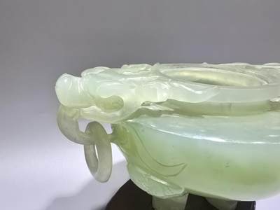 创汇时期出品，北京玉器二厂懋隆商店，岫玉三足龙头香炉摆件，尺寸：高含底座11cm*长15.5cm*宽约9.5cm