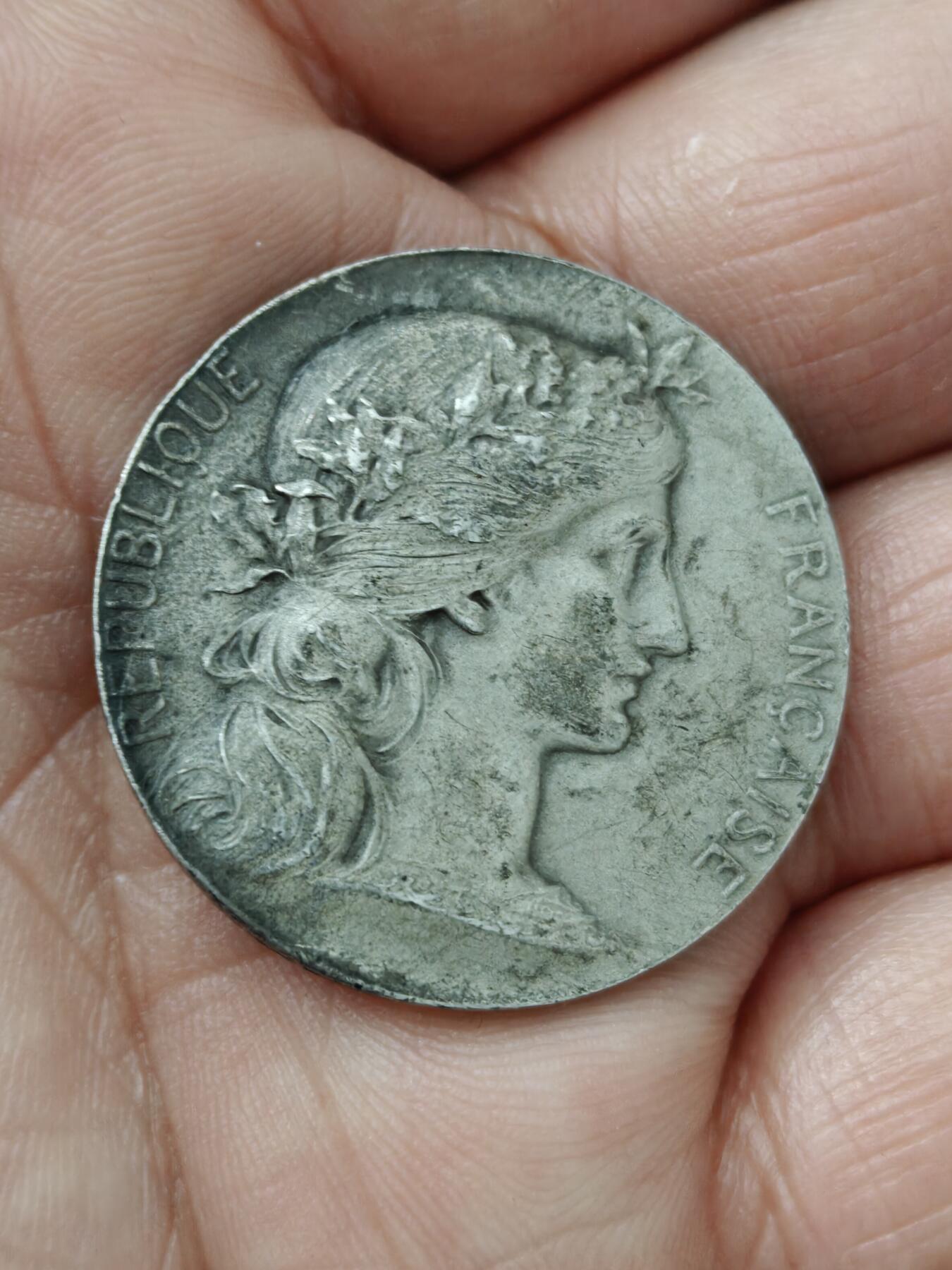 玛丽安娜纪念章