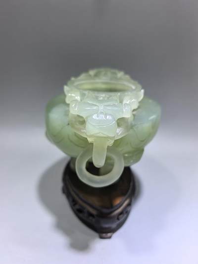 创汇时期出品，北京玉器二厂懋隆商店，岫玉三足龙头香炉摆件，尺寸：高含底座11cm*长15.5cm*宽约9.5cm