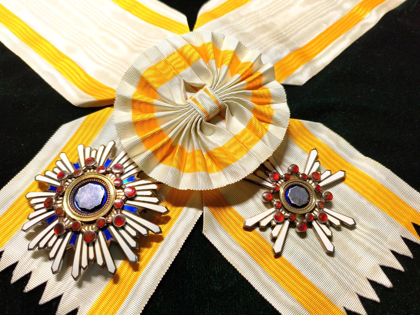 霓虹国勋一等瑞宝大绶章