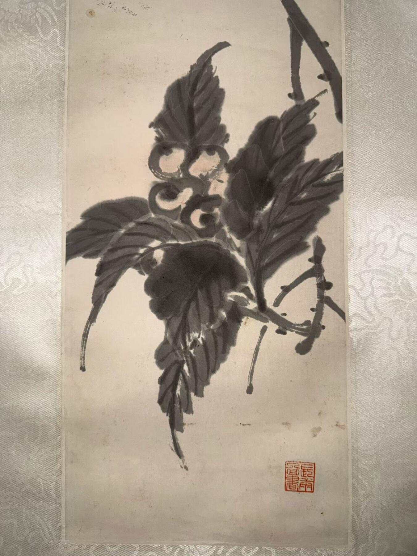 吴让之，吴熙载，99*18.5cm立轴，纸本，墨色清晰，保存状态好，无明显损伤。
吴熙载（1696-1752），清代书画家，字廷康，号山农，江苏仪征人。擅画花卉、山水，尤以花卉名世，笔墨苍劲，风格独特。