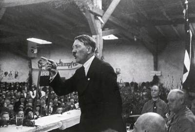 魏玛共和国时期（1921年）德国50芬尼铝币和50万马克一条的面包