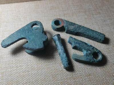 战汉大弩 弩机芯一套四件