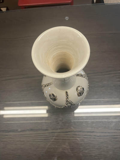 定窑白瓷瓶，年代不详。