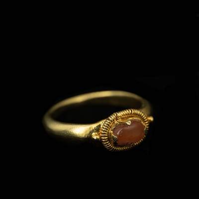 两枚高棉时期金戒指