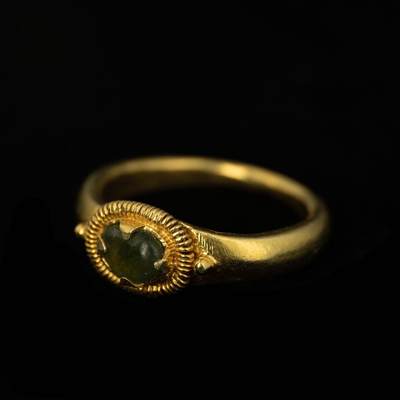 两枚高棉时期金戒指