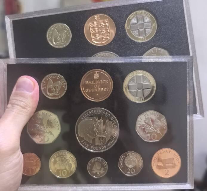 格恩西1997年精制套币