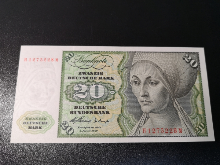 《外钞收藏家》第五十八期拍卖 1960年西德20马克   有中折和角折  参考测光 au
