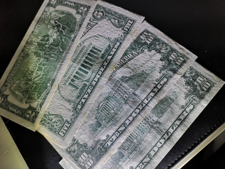 《外钞收藏家》第五十八期拍卖 小头美元四张 品相xf-au  参考图片