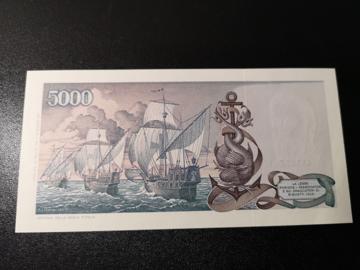 《外钞收藏家》第五十八期拍卖 1971年意大利5000哥伦布 一角有折 au品相