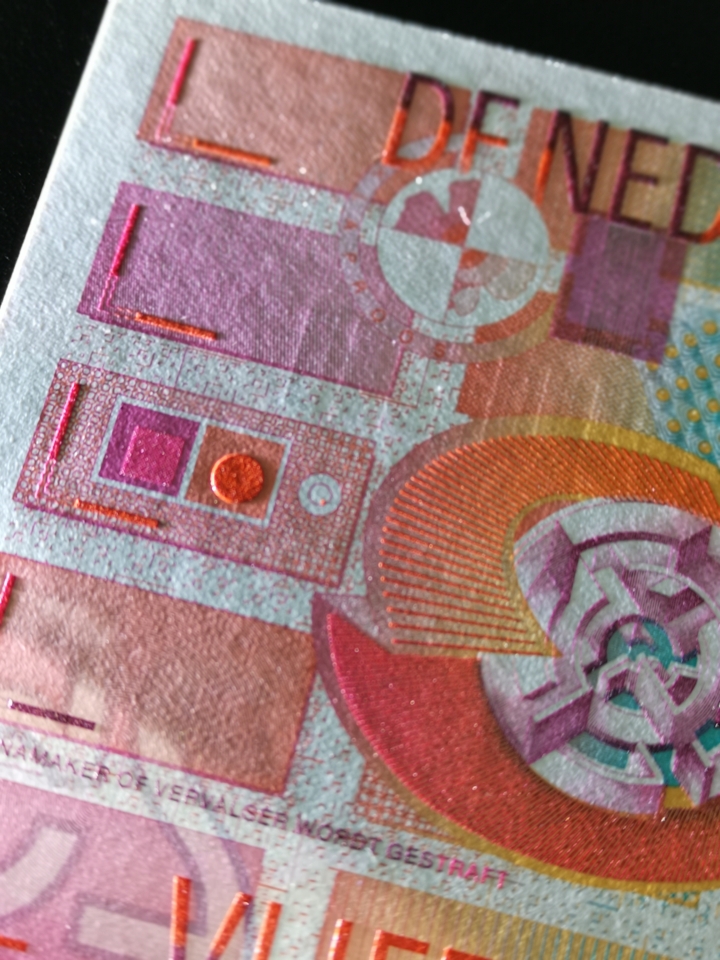 《外钞收藏家》第五十九期拍卖 荷兰齿轮版25盾 全新unc