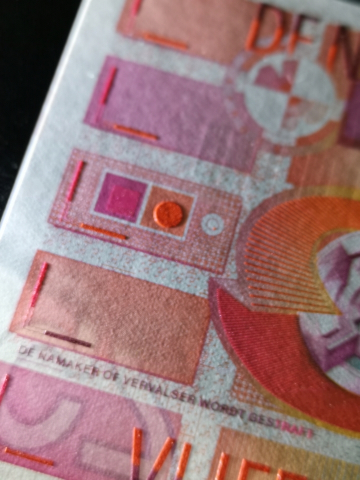 《外钞收藏家》第五十九期拍卖 荷兰齿轮版25盾 全新unc