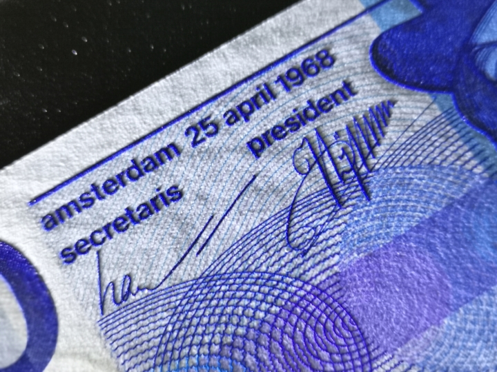 《外钞收藏家》第五十九期拍卖 荷兰人像版10盾  全新unc