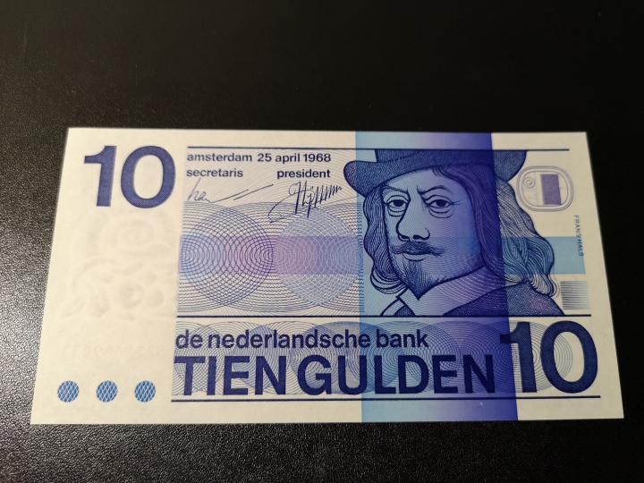 《外钞收藏家》第五十九期拍卖 荷兰人像版10盾  全新unc