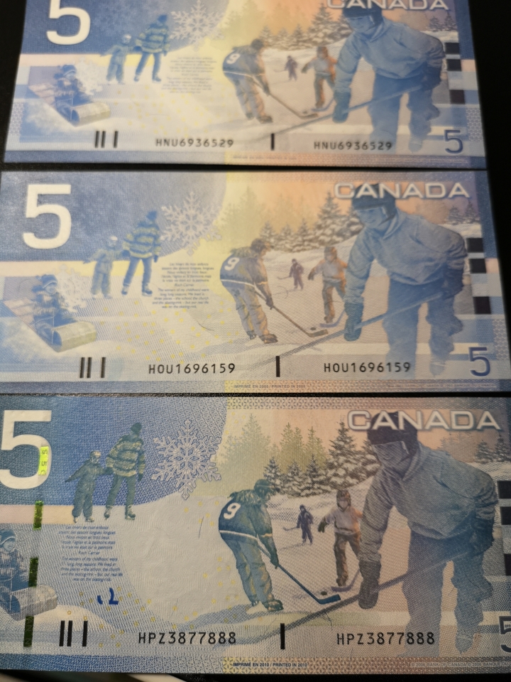 外钞收藏家第六十期拍卖 加拿大旅版5元 三张 au品相 