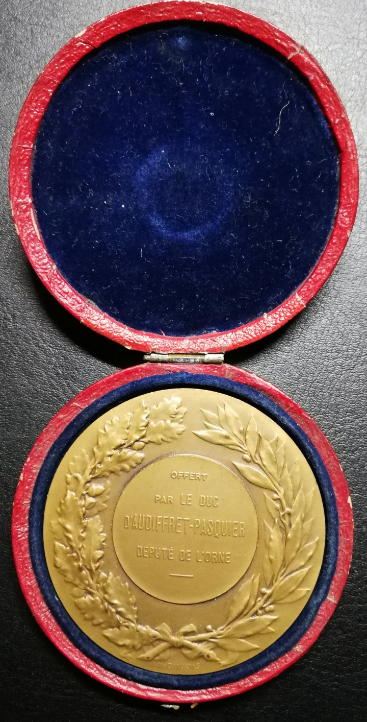 凡希社世界钱币微拍第七十期 法兰西射击联盟优胜纪念章(库德雷作品)带原盒