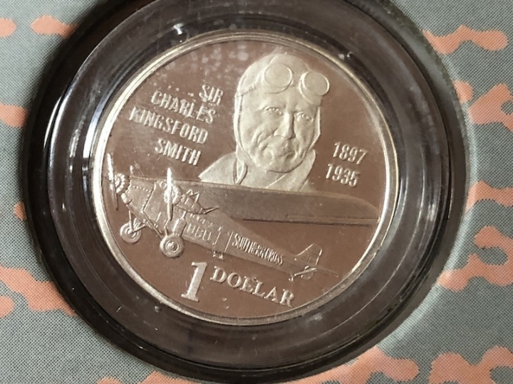 收藏联盟第六十九期拍卖裸钞场 查尔斯·金斯福德·史密斯诞辰百年纪念钞原装册带银币