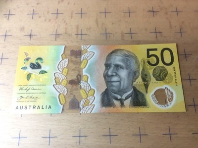 收藏联盟第六十九期拍卖裸钞场 - 澳大利亚新版100澳元首发冠  UNC AA183952207