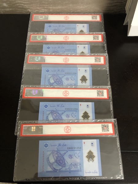 收藏联盟第七十二期拍卖 马来西亚2011年1林吉特塑料钞5连号 ACG70E