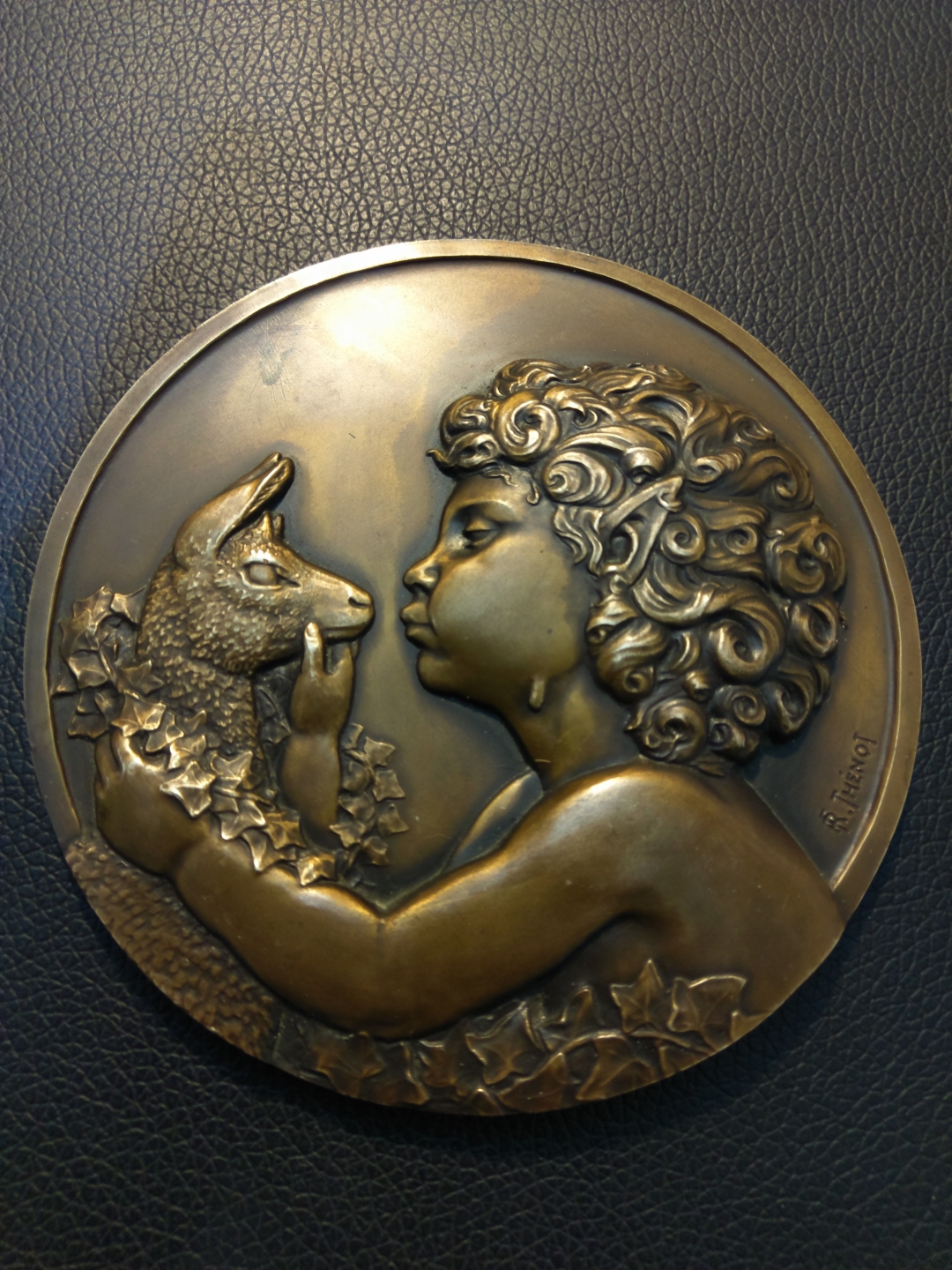 喜迎己亥年麦朵尔艺术拍卖第一场 法国巴黎造币厂原铸版 少年潘神 名家名作 113mm 580克