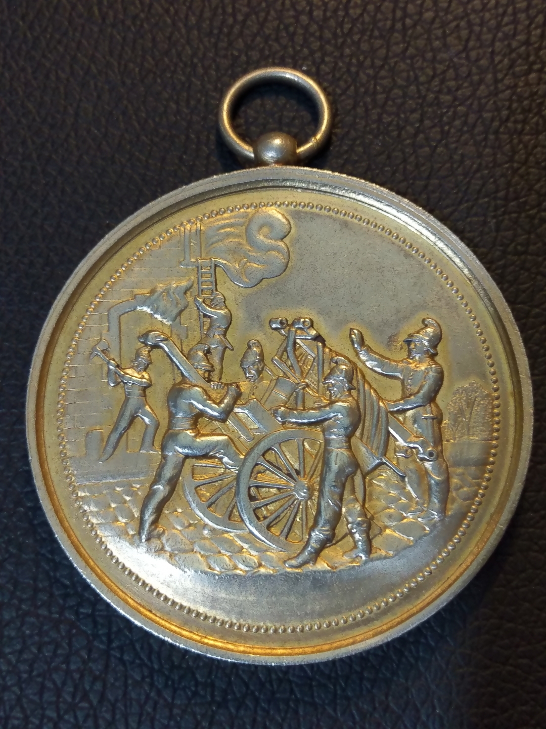 喜迎己亥年麦朵尔艺术拍卖第一场 法国1888年芭兰消防金奖 纯银镀金 62mm 98克