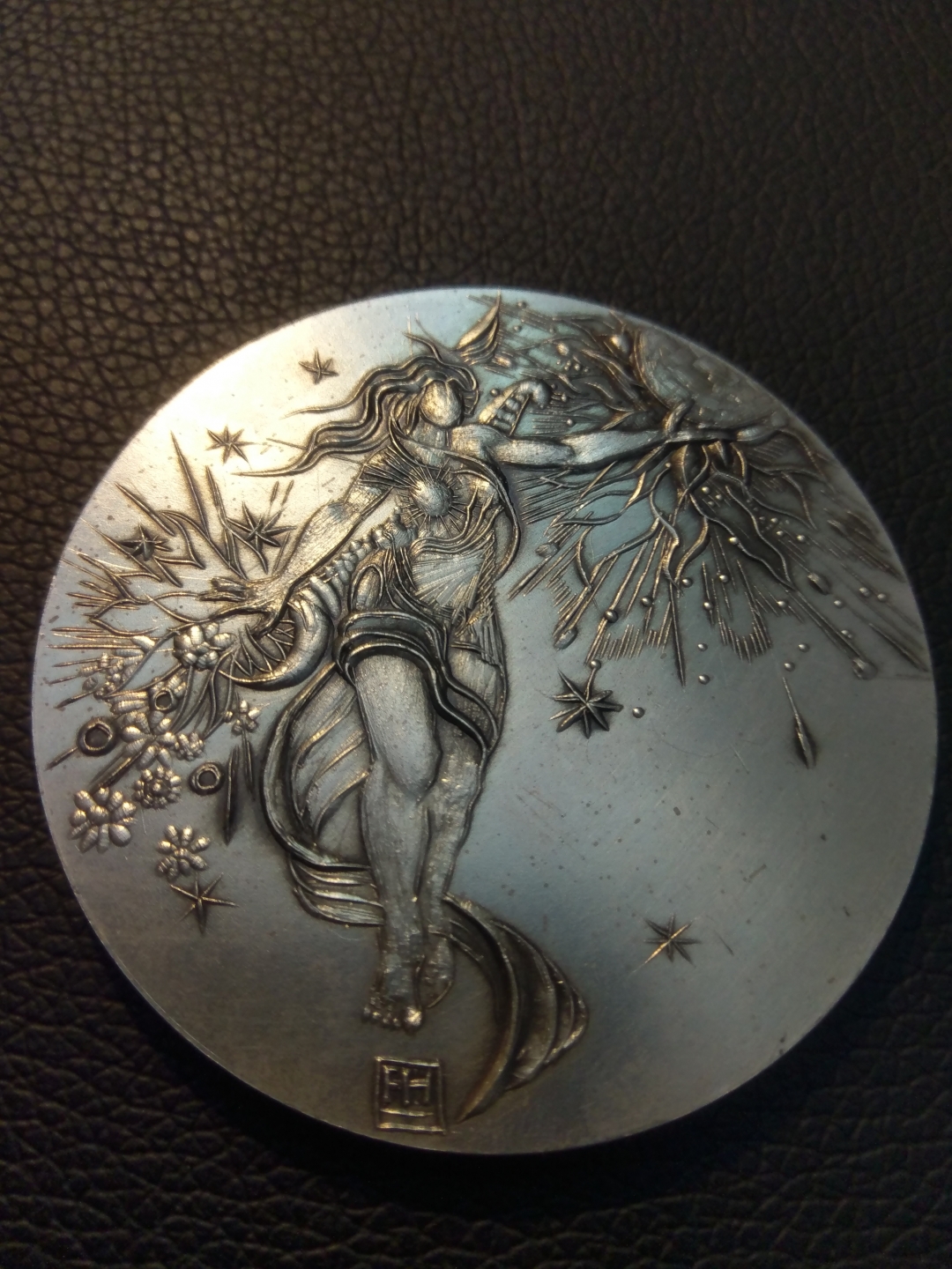 喜迎己亥年麦朵尔艺术拍卖第一场 法国巴黎造币厂1975年青铜镀银手雕章 69毫米