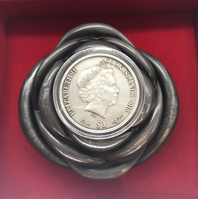 雕塑与币章 - 2016年库克发行玫瑰在你心中珐琅红心仿古吊坠银币