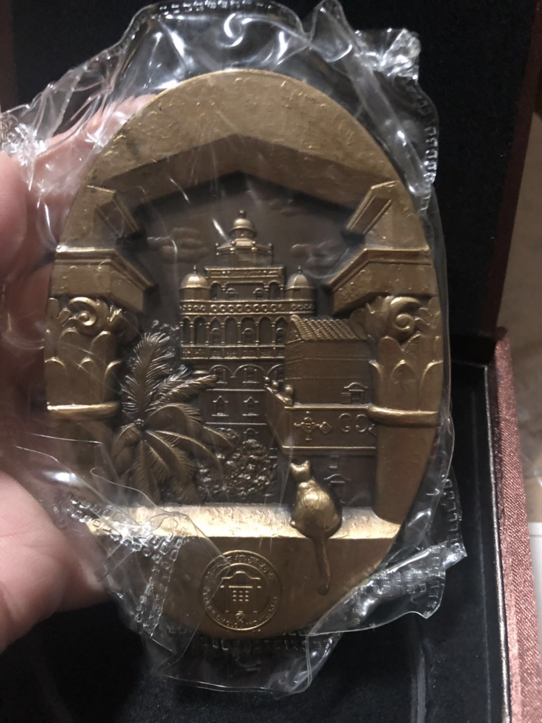 雕塑与币章 开平碉楼与村落纪念章（黄铜）