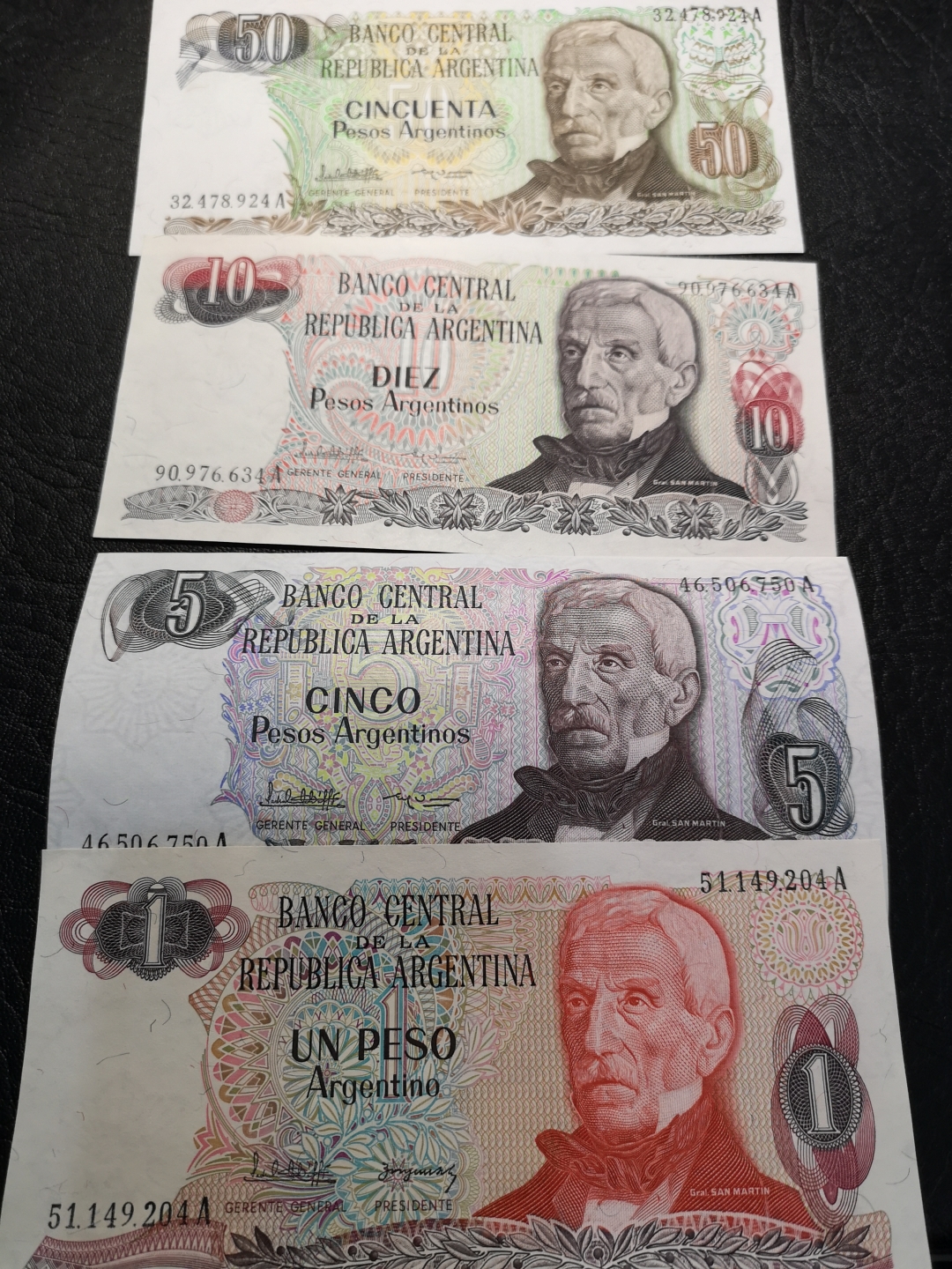 《外钞收藏家》第六十二期拍卖目录 阿根廷七张  全新unc