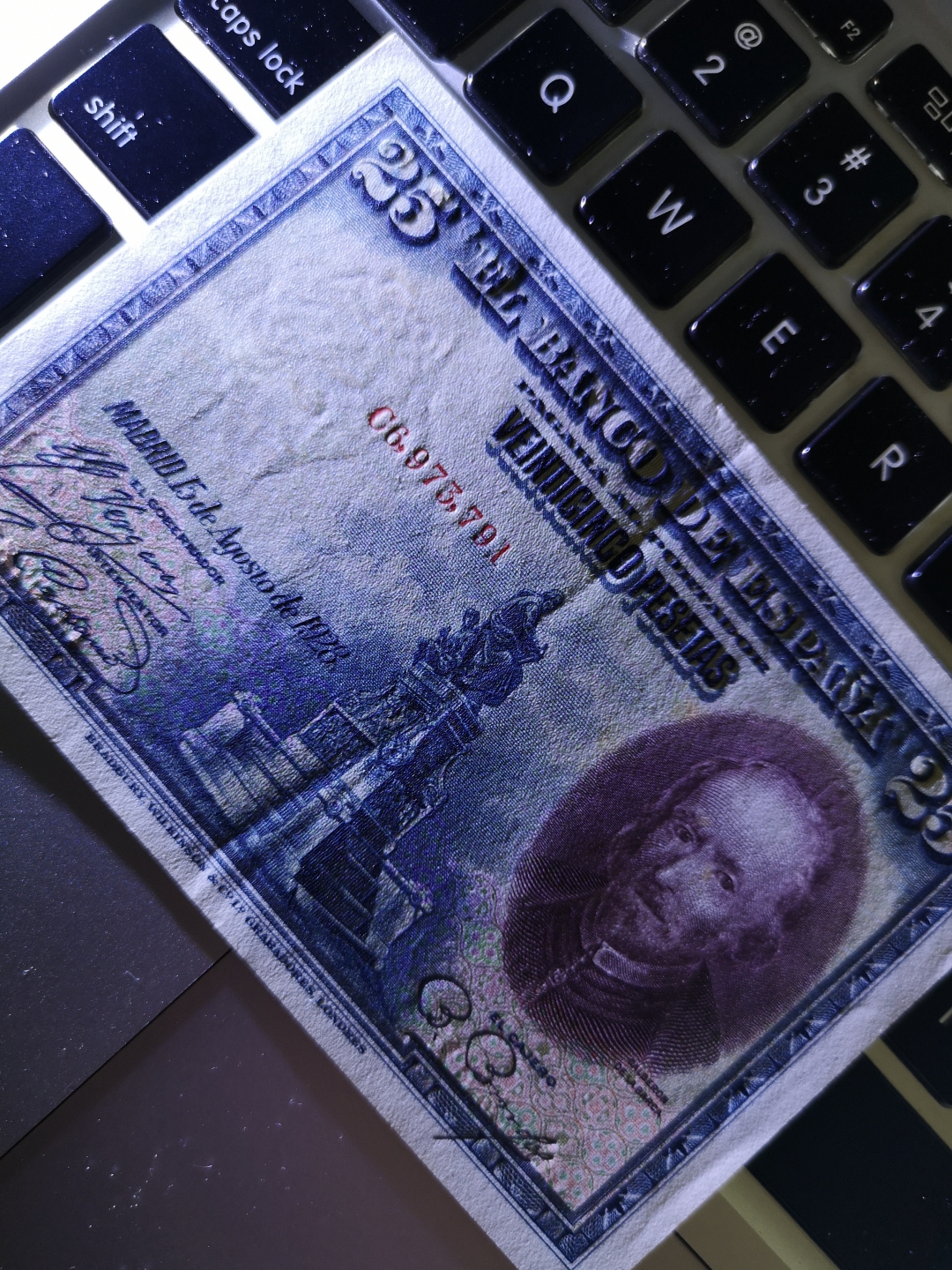 《外钞收藏家》第六十二期拍卖目录 西班牙1928年25、50、100比索三张 au品相