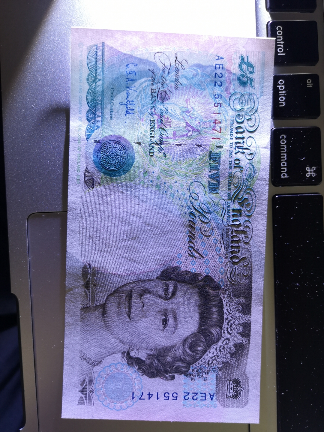 《外钞收藏家》第六十二期拍卖目录 1990年英镑E序列 5镑 unc