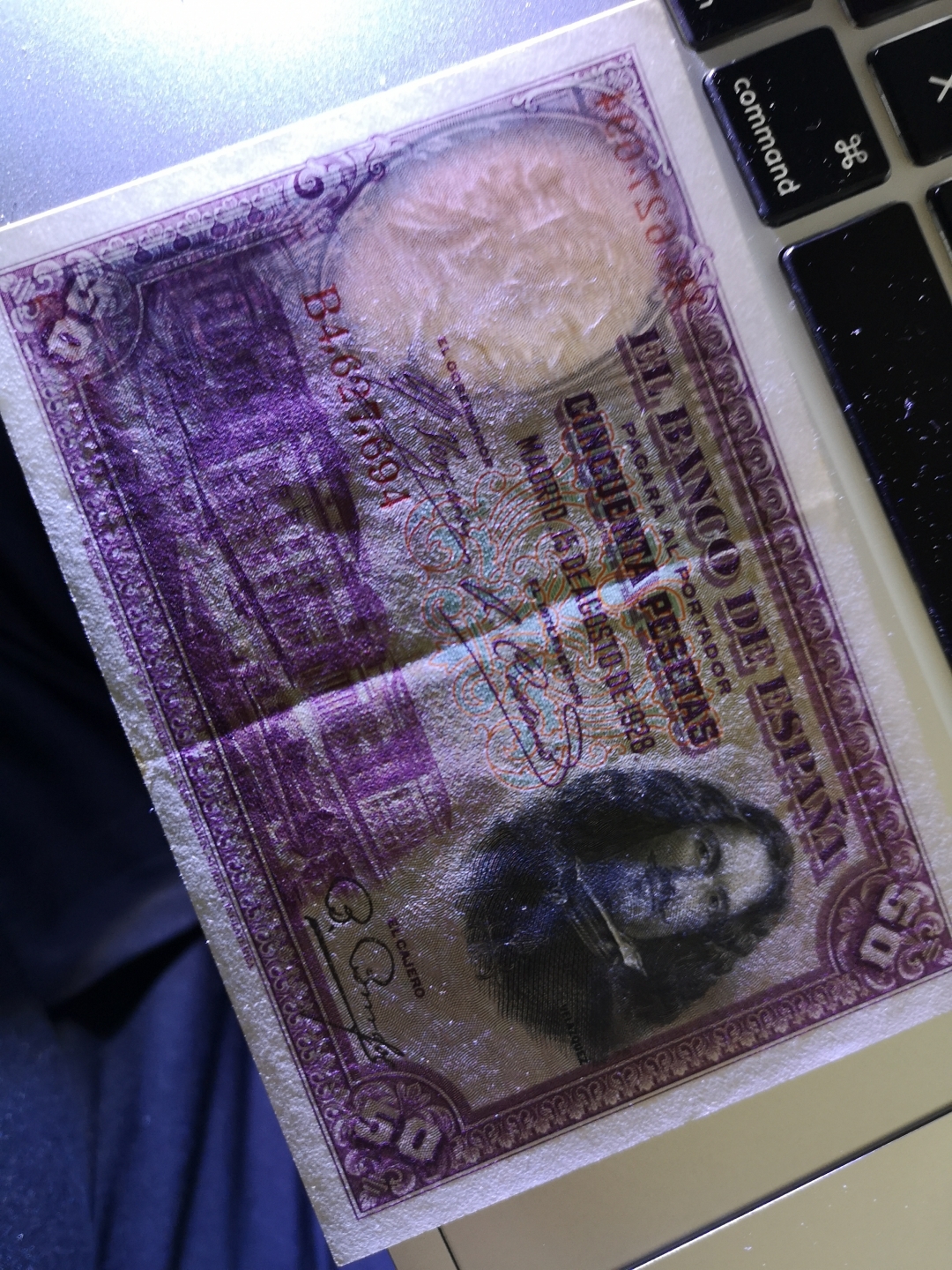 《外钞收藏家》第六十二期拍卖目录 西班牙1928年25、50、100比索三张 au品相