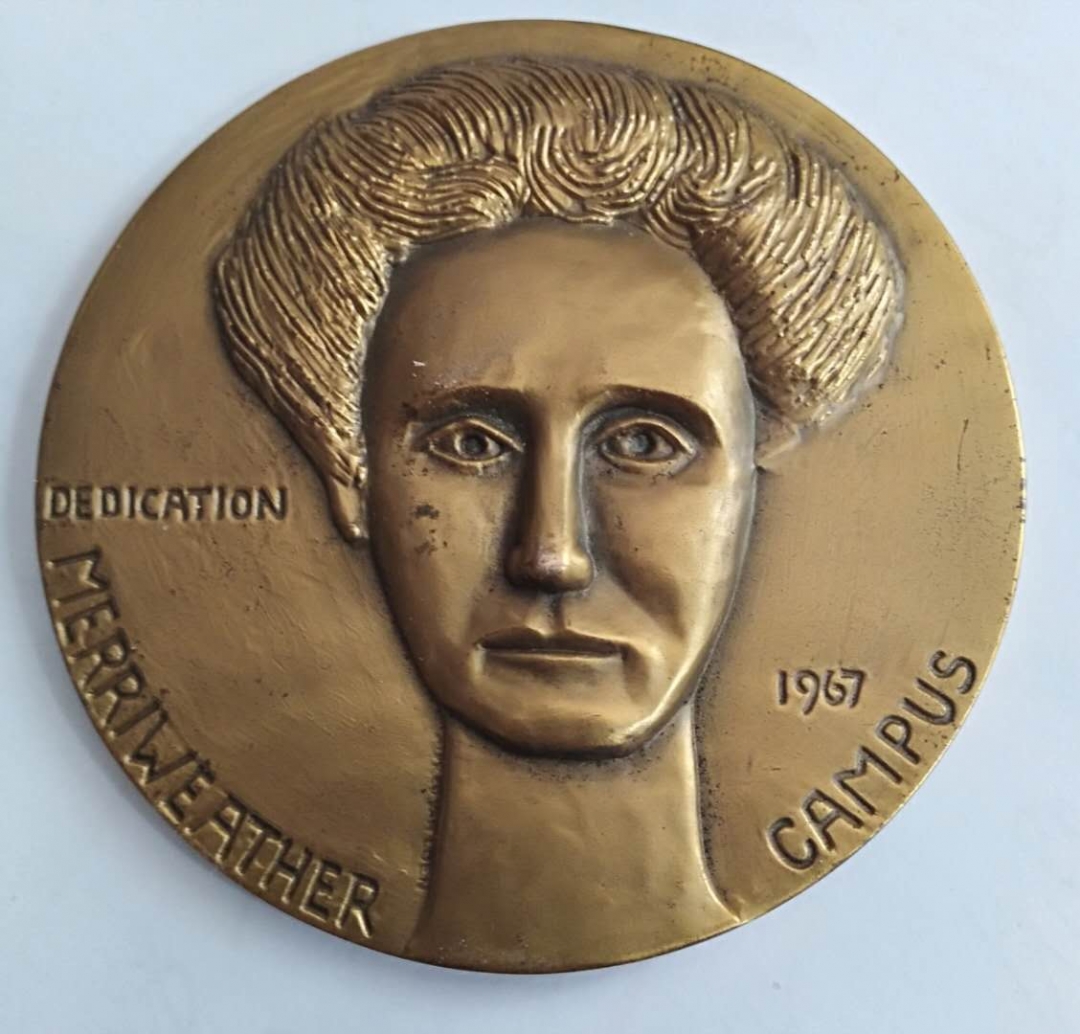 新春之拍——外章专场 美国长岛大学，校区奉献奖