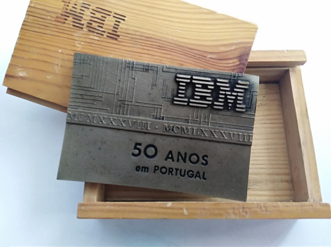 新春之拍——外章专场 木盒。IBM，员工，奖励铜章