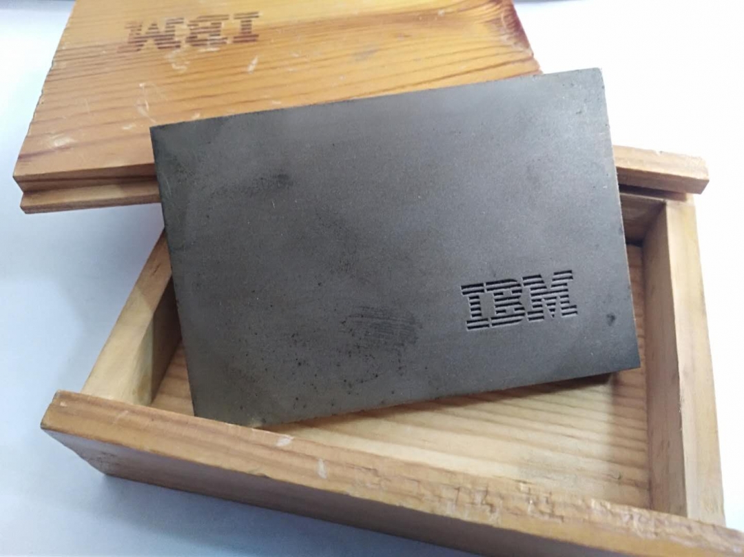 新春之拍——外章专场 木盒。IBM，员工，奖励铜章