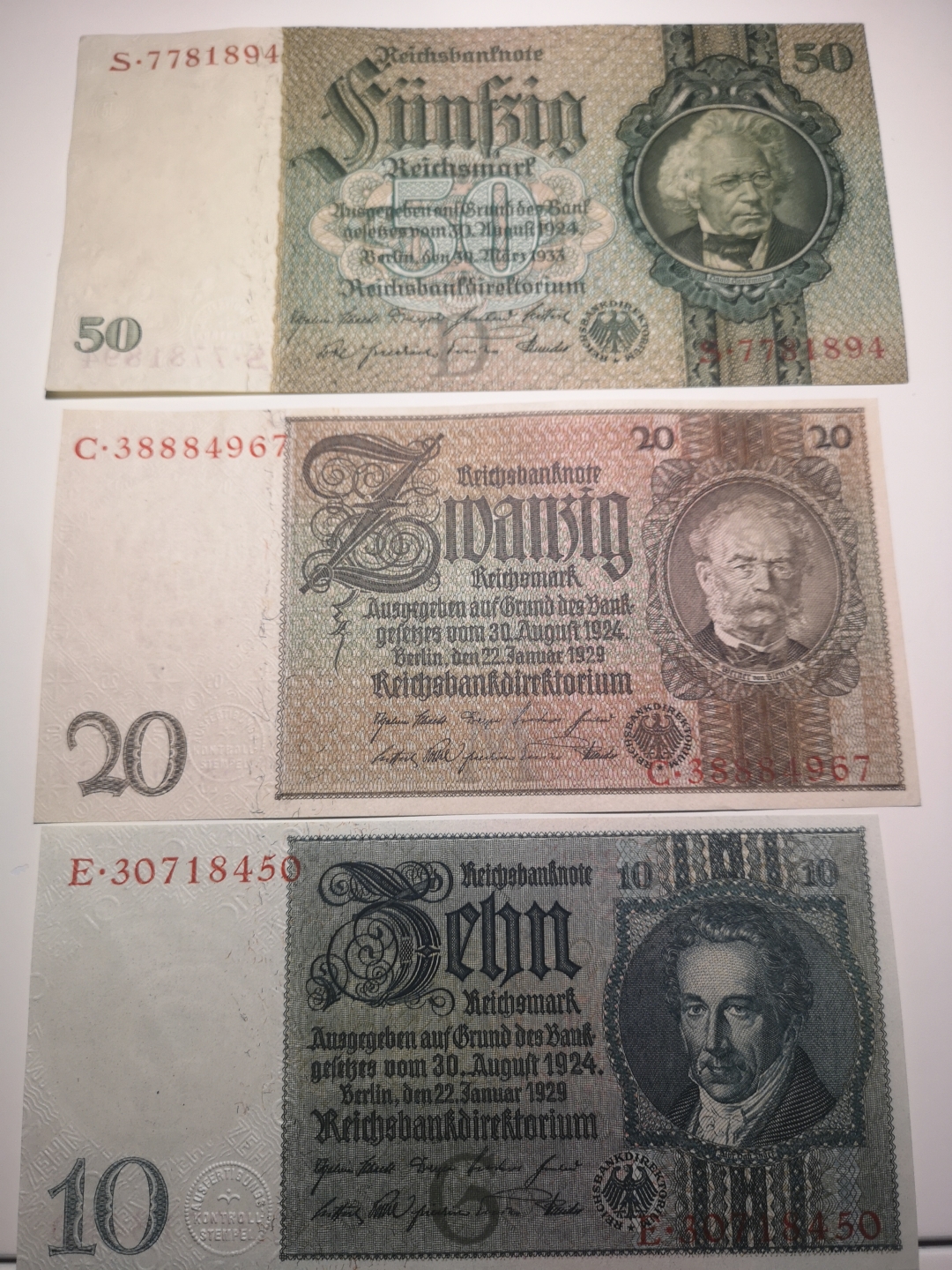 《外钞收藏家》第六十三期拍卖 德国1929-1933年50、20、10三张 近全新品相