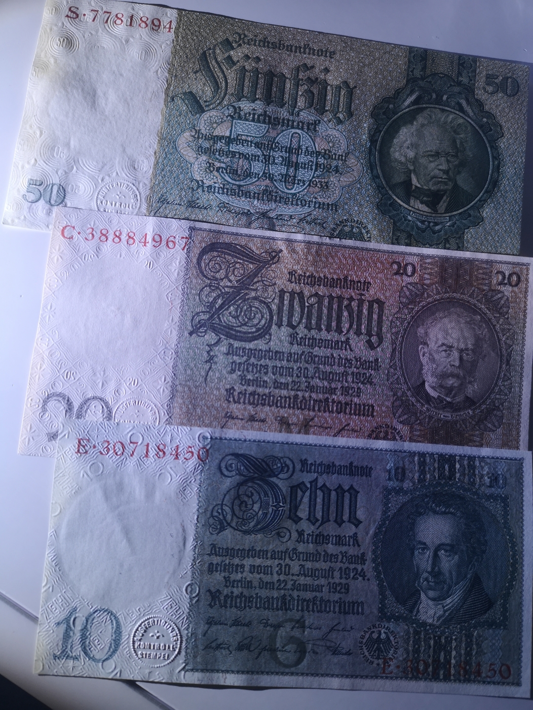 《外钞收藏家》第六十三期拍卖 德国1929-1933年50、20、10三张 近全新品相