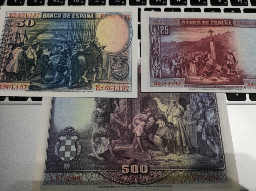 《外钞收藏家》第六十三期拍卖 西班牙大方块 三张 品相近全新 500面额边上有受潮 见图